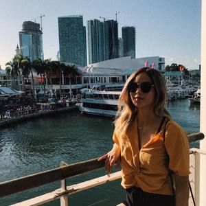 Meet your Posher, Adrielle